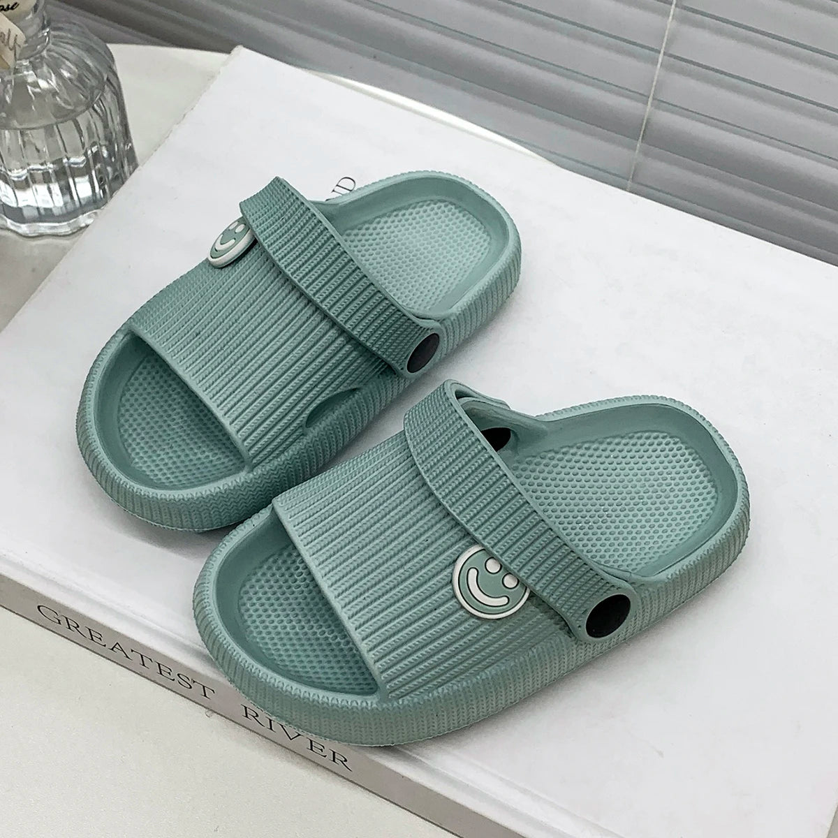 Chinelo Infantil de EVA, Macio, Respirável e Antiderrapante