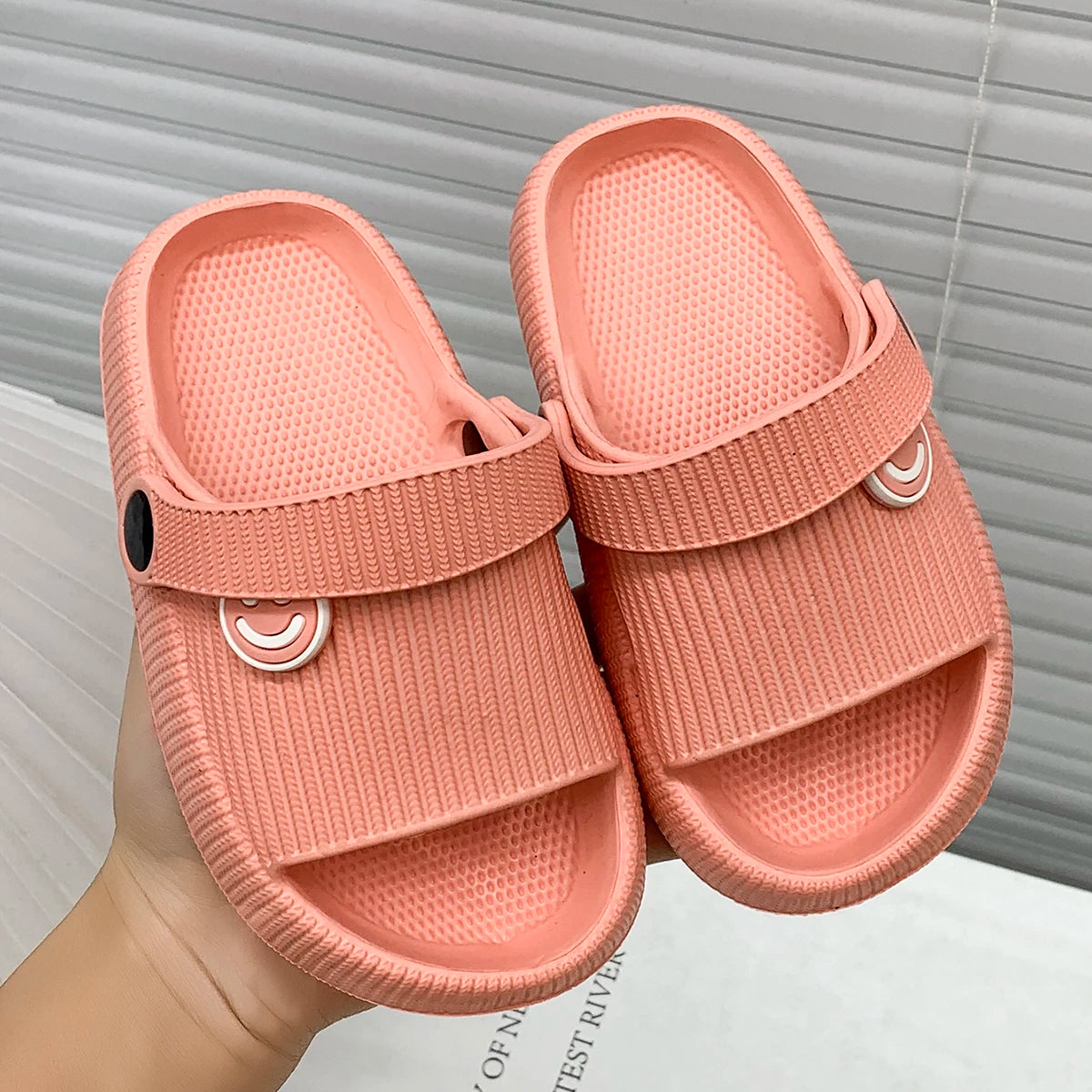 Chinelo Infantil de EVA, Macio, Respirável e Antiderrapante