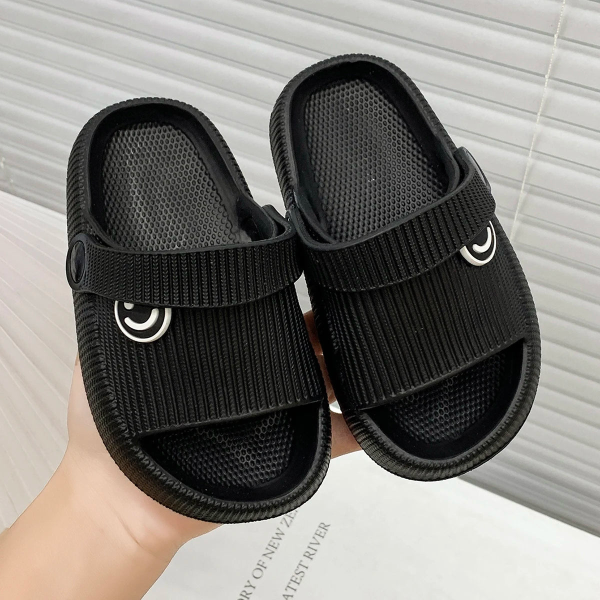 Chinelo Infantil de EVA, Macio, Respirável e Antiderrapante