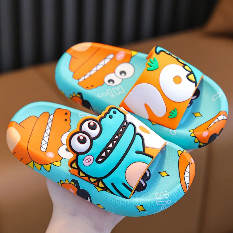 Chinelo Infantil de Dinossauro – Macio e Antiderrapante