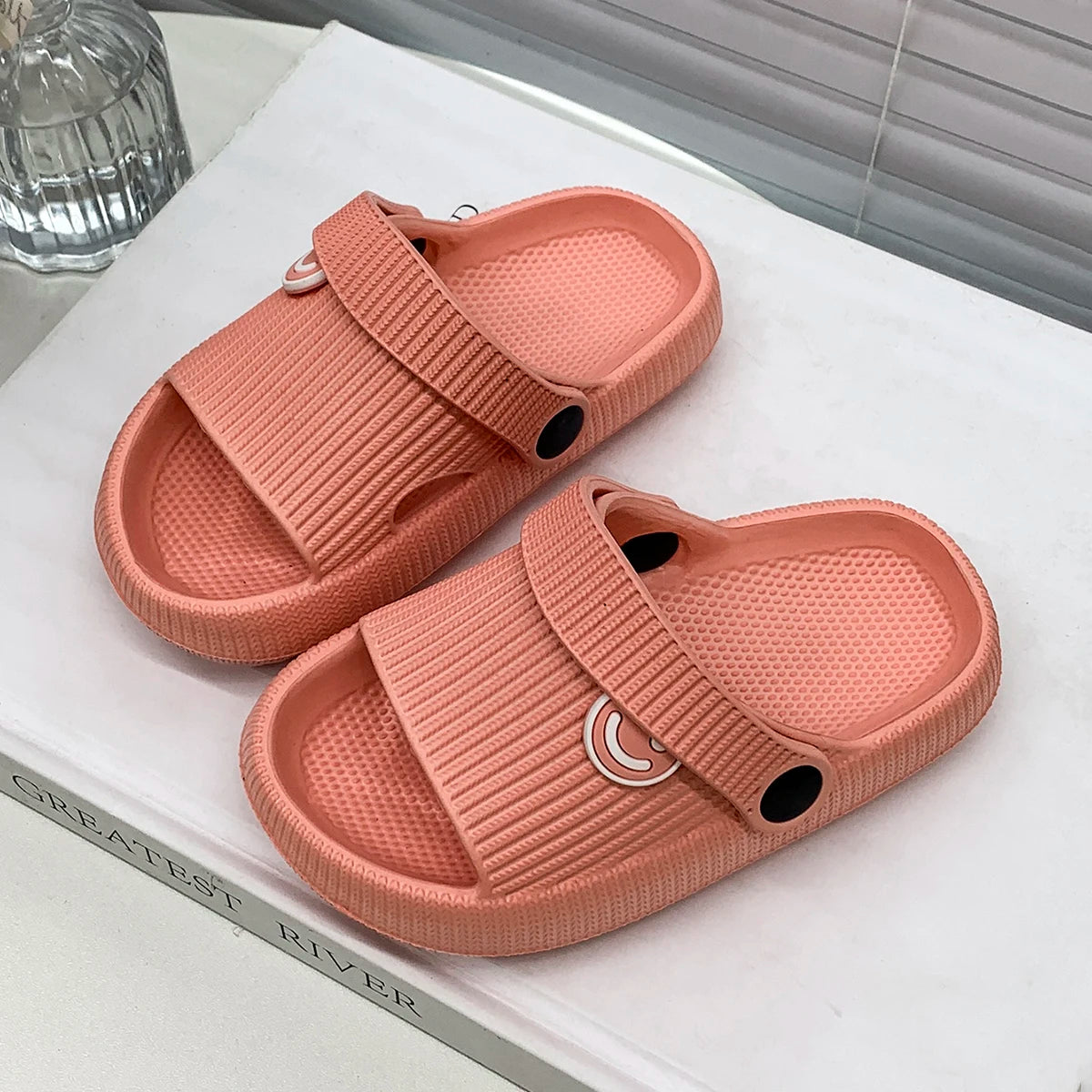Chinelo Infantil de EVA, Macio, Respirável e Antiderrapante