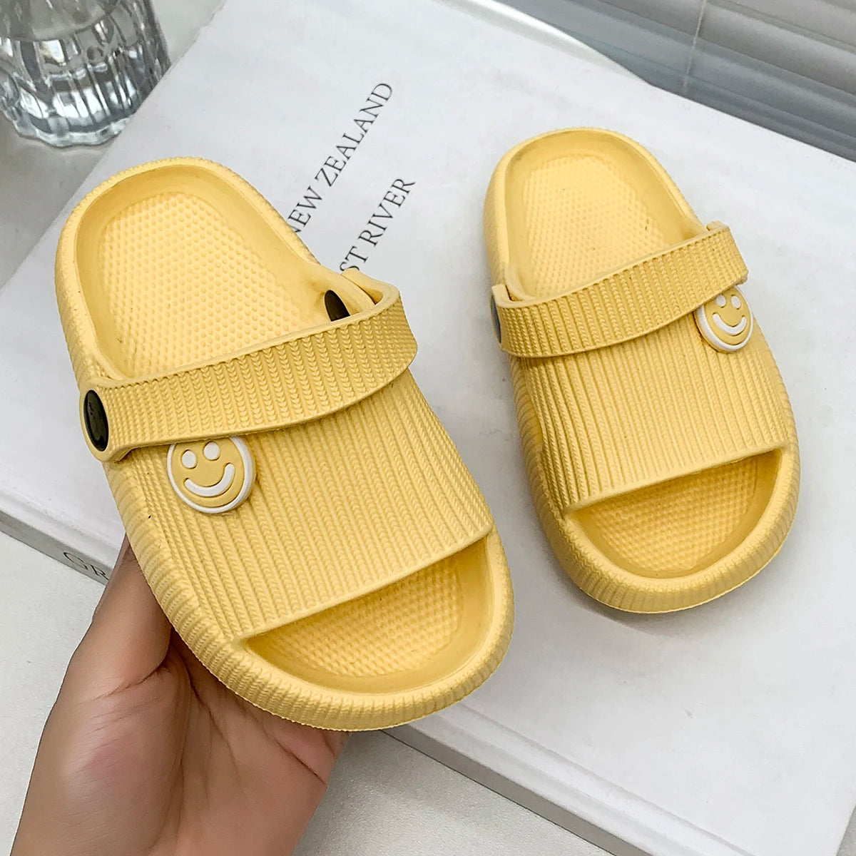 Chinelo Infantil de EVA, Macio, Respirável e Antiderrapante