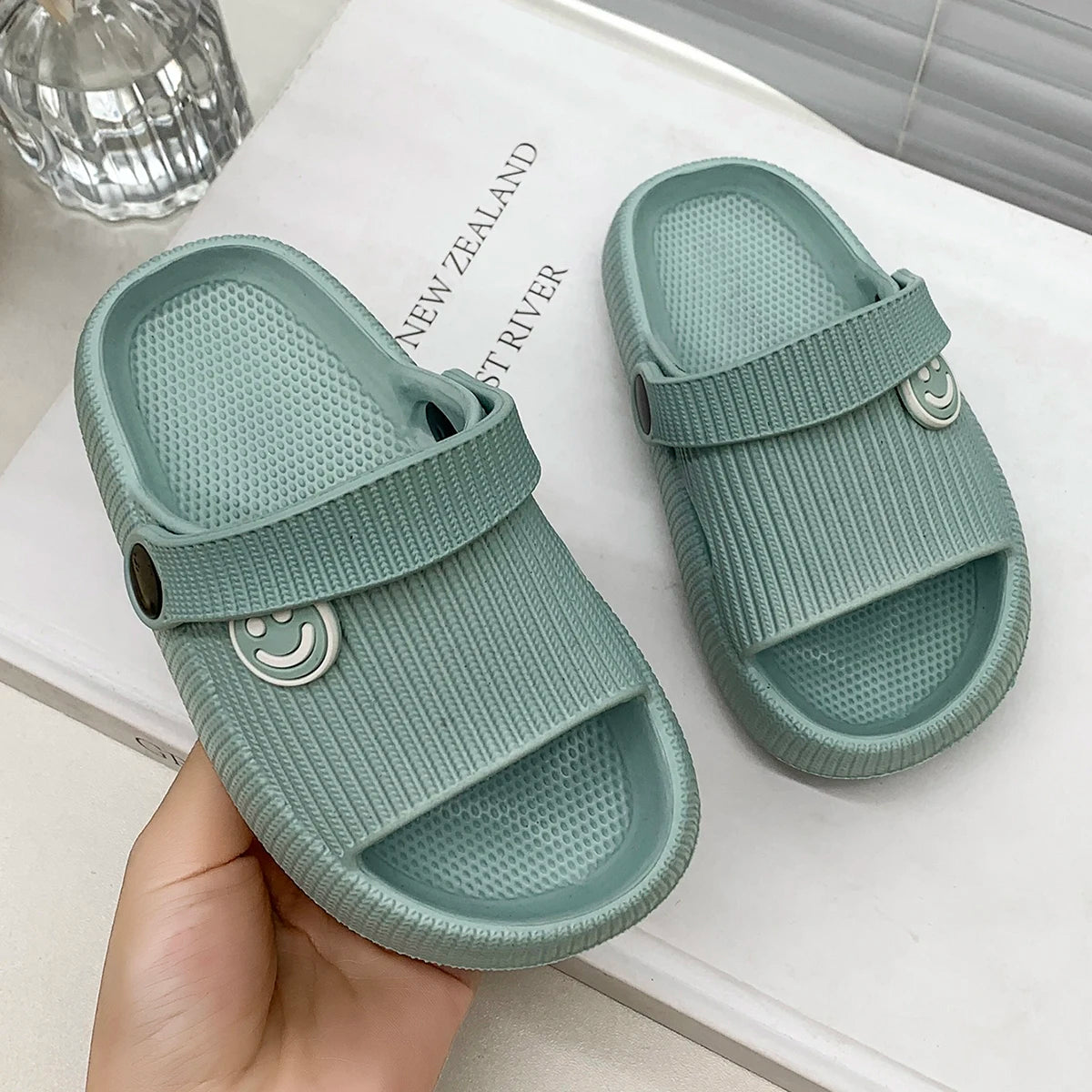 Chinelo Infantil de EVA, Macio, Respirável e Antiderrapante